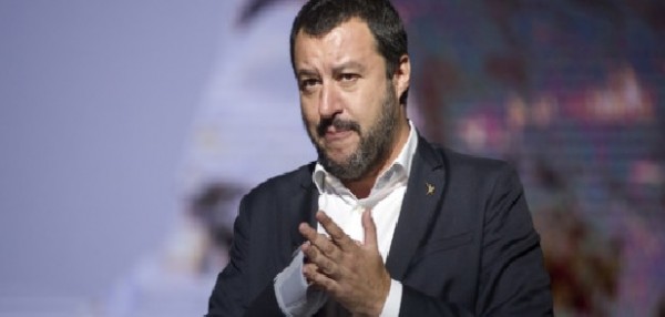 &quot;Più che legittima difesa sarebbe un legittimo omicidio&quot;: scontro tra magistrati e Salvini