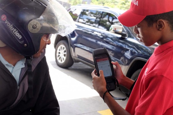 El gobierno Maduro prepara plan de racionamiento de la gasolina