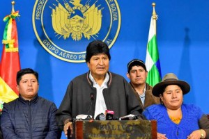 Evo Morales annuncia le dimissioni il Popolo della Bolivia in Piazza a festeggiare
