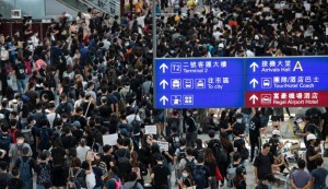 Aeropuerto de Hong Kong cancela todos los vuelos de salida