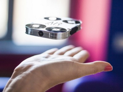 Il selfie estremo vola con un drone (progettato da un italiano)