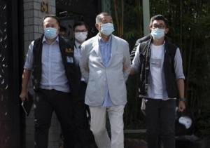 Hong Kong arresta tycoon media Jimmy Lai, &#039;viola nuova legge&#039;. Joshua Wong: &#039;È la fine della libertà di stampa&#039;