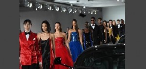 Donne e motori, Ralph Lauren apre il suo garage alla moda