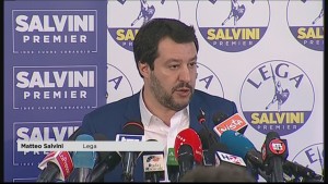 Salvini: &quot;Italia ostaggio dei litigi del Pd e delle ambizioni del M5S&quot;
