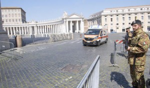Nuova stretta a Roma. Controlli su auto e pedoni, a Milano militari in strada
