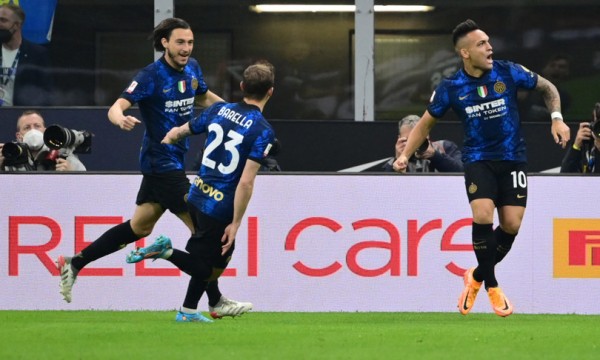 L&#039;Inter travolge il Milan e va in finale di Coppa Italia