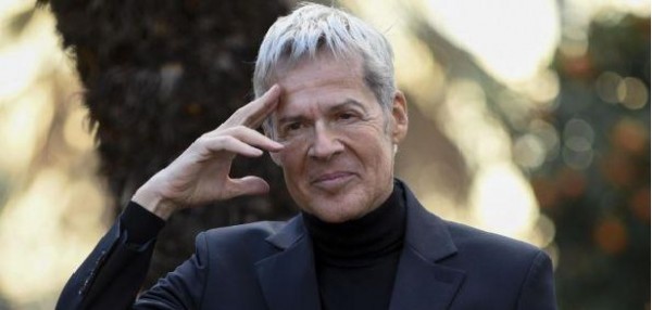 Baglioni, migranti e Salvini, in Italia si può solo...cantare