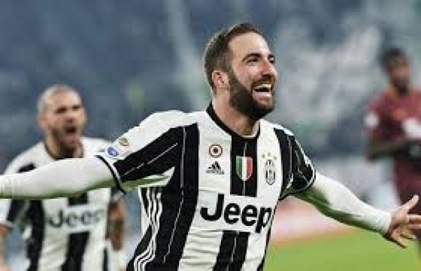 Juventus-Roma 1-0, decide una magia di Higuain