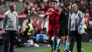 Cristiano Ronaldo sustituido por lesión con Portugal a dos semanas de la Champions