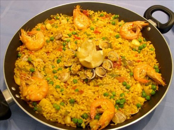 Paella valenciana plato típico de Valencia