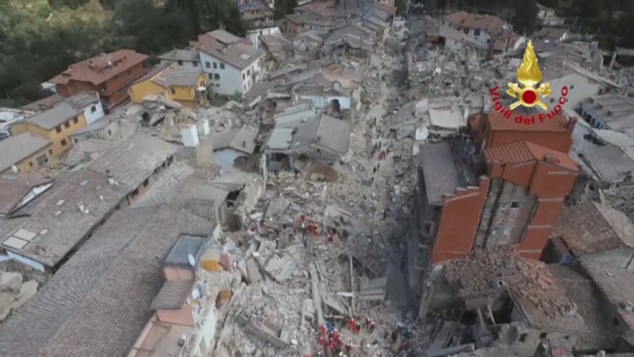 Amatrice dall&#039;alto: il dopo terremoto filmato da un drone