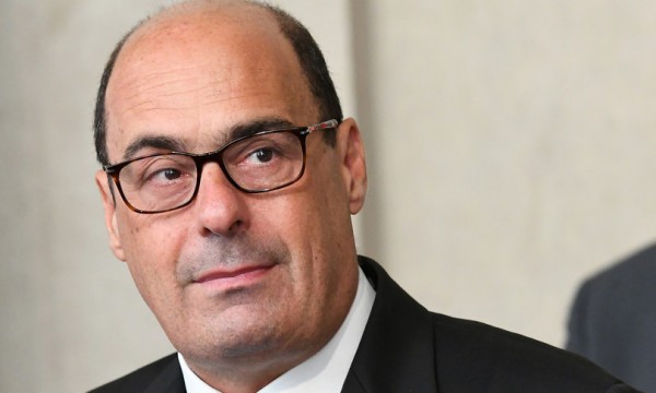 &quot;Sulla scuola i membri del governo parlano senza offrire soluzioni&quot;, dice Zingaretti