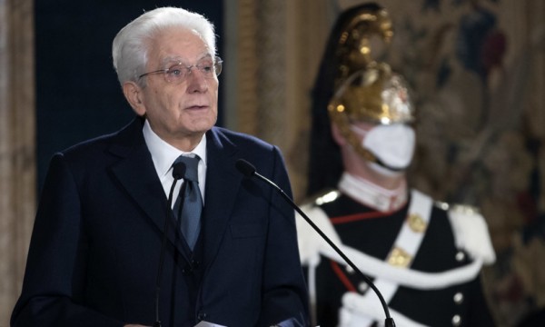 Mattarella: il bersaglio della guerra è la democrazia nata dalla Resistenza