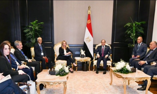 Il premier Giorgia Meloni e il presidente della Repubblica Araba d&#039;Egitto, Abdel Fattah al-Sisi 