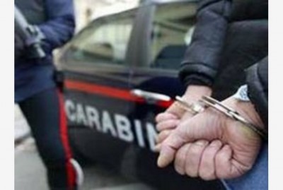 “Cacciatore” di minorenni sul web arrestato dai Carabinieri con l’accusa di pornografia minorile