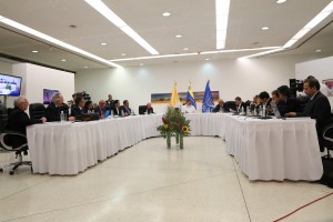 Se suspende diálogo entre oposición y chavismo después que AN discutió caso sobrinos Flores