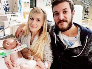 Addio al piccolo Charlie, l&#039;ospedale stacca la spina