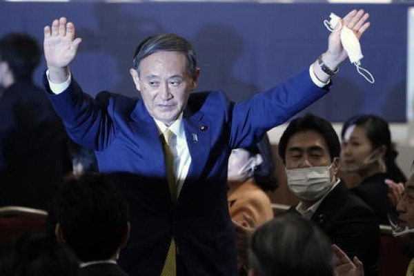 Giappone, il partito di Abe sceglie Suga come successore