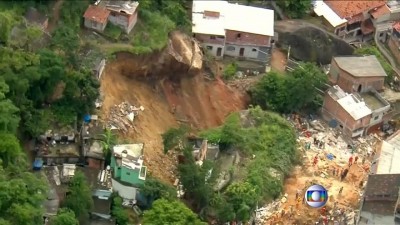 Maltempo: frana vicino Rio de Janeiro, morti e feriti