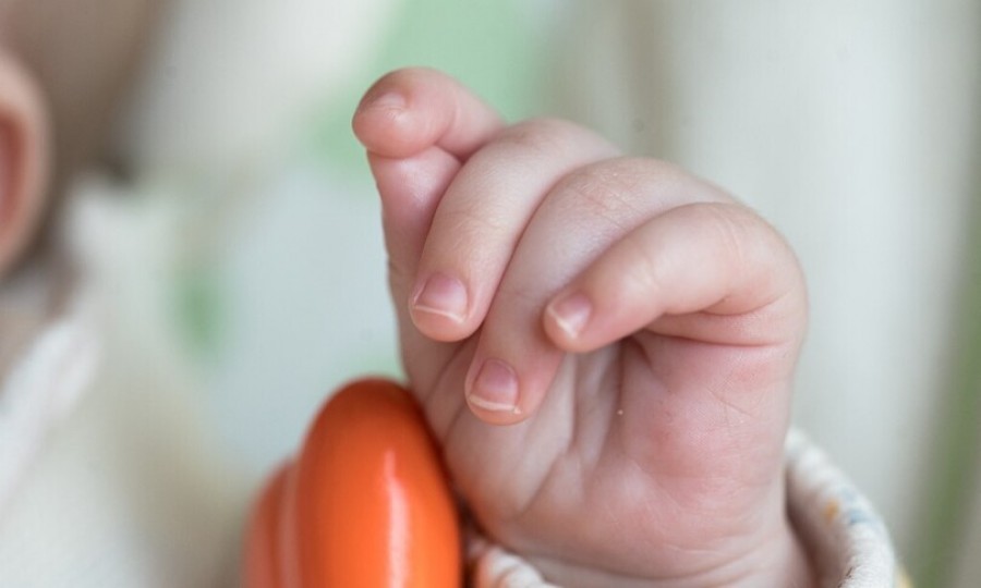 La manina di un neonato
