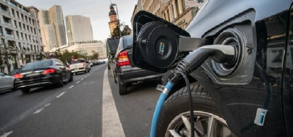 Cambi l&#039;auto e vuoi avere gli incentivi del governo? Ecco come fare