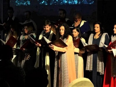 “Once upon a time L’Aquila” Musica, canto e immagini: a Casa Onna il Concentus Serafino Aquilano incanta il pubblico