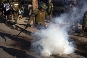 Cile, violenti scontri nella capitale