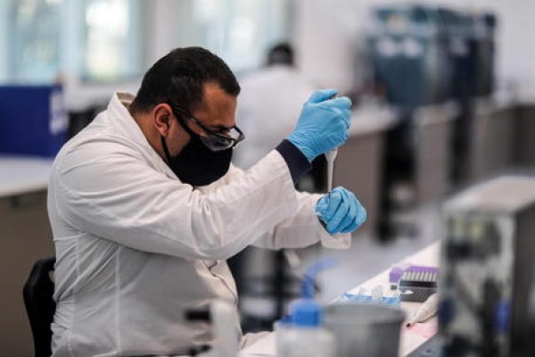 Coronavirus: 27 milioni di casi e 880 mila morti al mondo