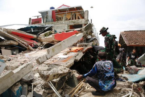 Sale a 268 il numero dei morti del terremoto in Indonesia