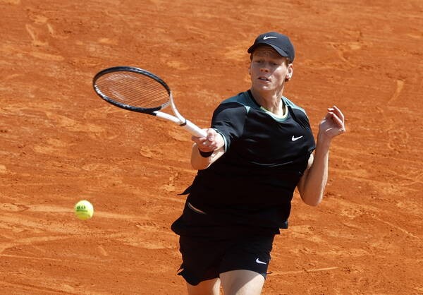 Sinner inició con todo en el Masters 1000 de Montecarlo