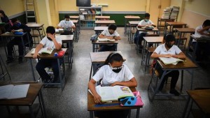 El 57% de los jóvenes en Caracas abandonaron sus estudios