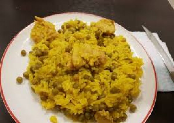 Arroz con pollo y azafrán