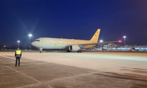 L&#039;atterraggio del Boeing con gli italiani evacuati