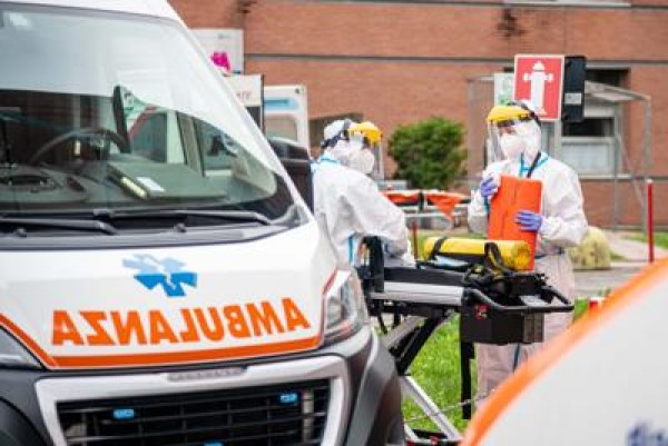 Coronavirus in Italia, quasi 33mila nuovi casi e 623 morti Superato il milione di casi, cala il rapporto positivi/test