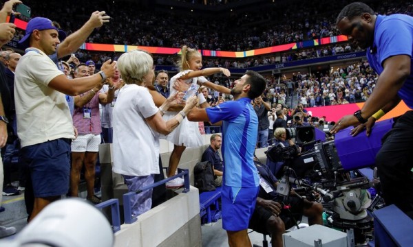 Djokovic festeggia la vittoria con la figlia Tara 