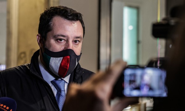 Salvini &#039;spacca&#039; il Pd sul Codice appalti