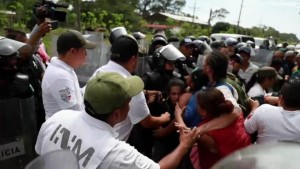 Messico: arresti di massa di migranti al confine