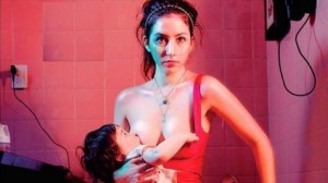 Sofía Gala amamanta a su hijo en el afiche de &#039;Alanis&#039; que desató la polemica