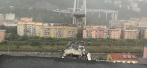 Crolla il ponte Morandi a Genova, auto cadute nel vuoto, decine di vittime. Toninelli: &quot;Tragedia immane&quot;