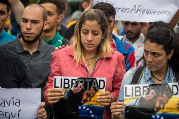 Clamor por la libertad del diputado Juan Requesens, que suma 100 días preso. Está acusado de atentar contra Nicolás Maduro
