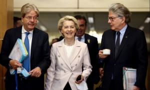 Paolo Gentiloni,Ursula von der Leyen e Thierry Breton  