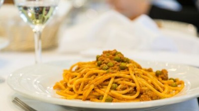 Los espaguetis (&quot;spaghetti), la pasta favorita de los italianos.