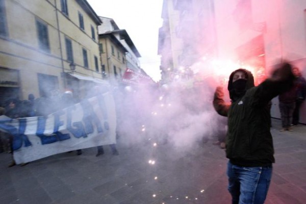 Scontri anche a Pisa: Nel mirino il comizio di Salvini campagna elettorale a rischio degenerazione?
