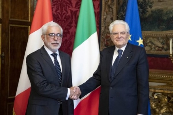 Ambasciatore del Perù in Italia  Eduardo Martinetti  e Sergio Mattarella Presidente della Repubblica Italiana