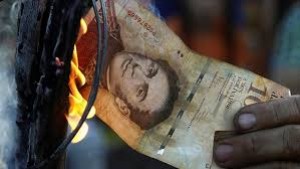 Violence erupts as Venezuelans scramble to replace void banknote