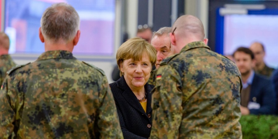 Germania, governo Merkel pensa a reintrodurre il servizio militare obbligatorio