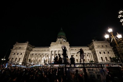 Milei convoca Congresso per nuovo pacchetto shock in Argentina