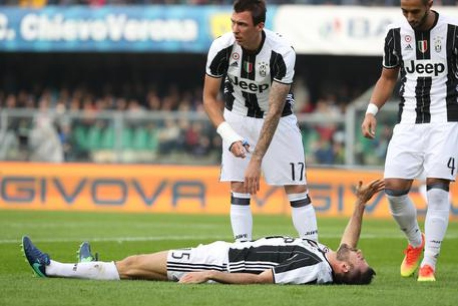 Soccer: Juventus defender Barzagli out for two months