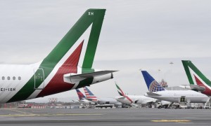 Il prestito ad Alitalia illegale. L&#039;Ue chiede 400 milioni