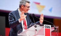  il segretario generale della Cgil, Maurizio Landini